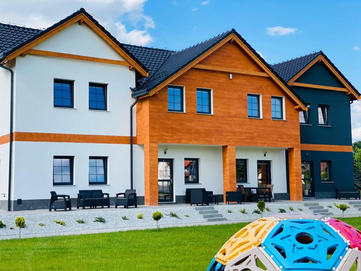Wonder Home - Apartamenty Halo Karkonosze Z Ogrodem, Sezonowym Basenem, Placem Zabaw I Widokiem Na Sniezke - Zlokalizowane Blisko Karpacza ミスワコビツェ エクステリア 写真